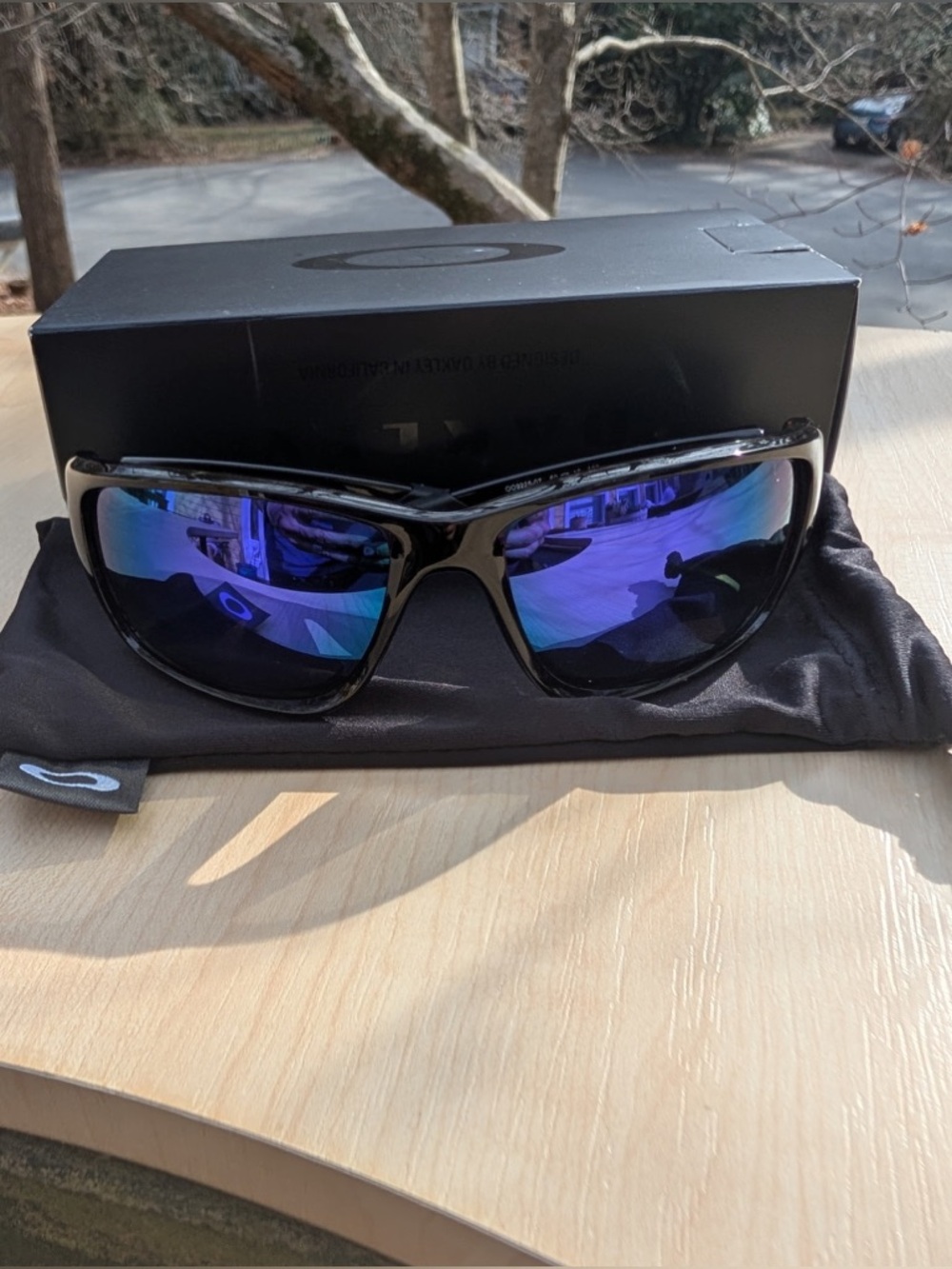 Polarized Oakley sunglasses for men BRAND NEW IN BOX!